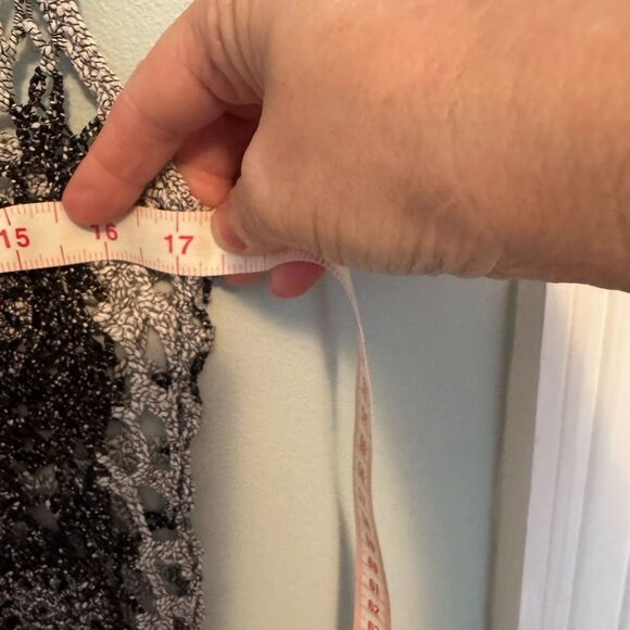 Dolce Cabo Gray Crocheted Tank Top 17PTP no size tag (N31) - Picture 6 of 7